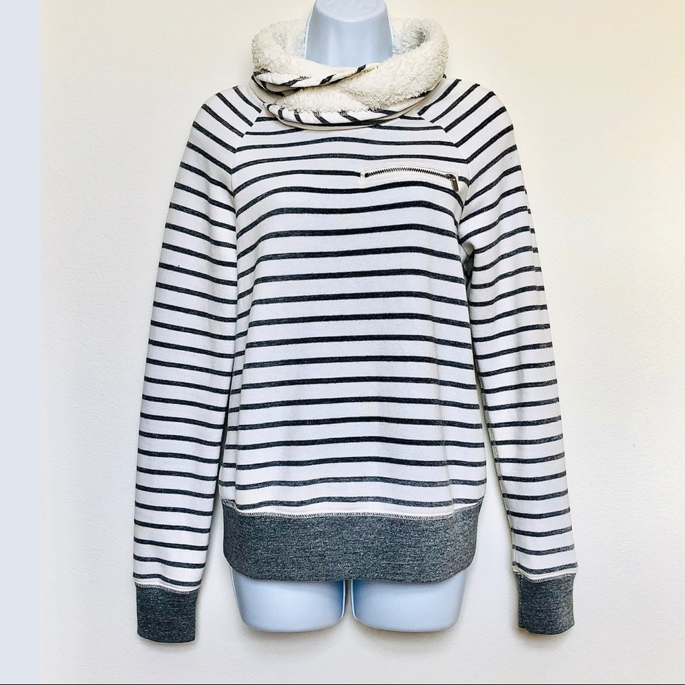 ABERCROMBIE & FITCH⚡️Stripped Turtleneck Sweater_M